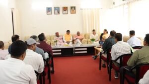 मानसून से पूर्व सभी तैयारियां पूर्ण रखें, संवेदनशील क्षेत्रों पर विशेष निगरानी रखें : प्रभारी मंत्री मदन कौशिक