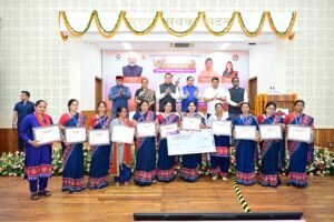 Teelu Rauteli Award: मुख्यमंत्री ने तीलू रौतेली एवं आंगनबाड़ी कार्यकत्री पुरस्कार से मातृशक्ति को किया सम्मानित