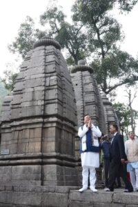 मुख्यमंत्री पुष्कर सिंह धामी ने आदिबद्री मंदिर में की पूजा-अर्चना, प्रदेशवासियों की सुख-समृद्धि की कामना