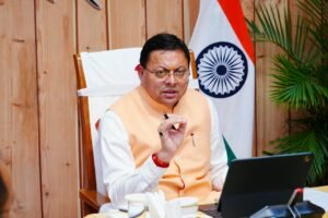 मुख्यमंत्री धामी ने मुख्यमंत्री आवास में देर रात तक जिलाधिकारियों और एसएसपी के साथ ली चार घंटे से अधिक मेराथन बैठक